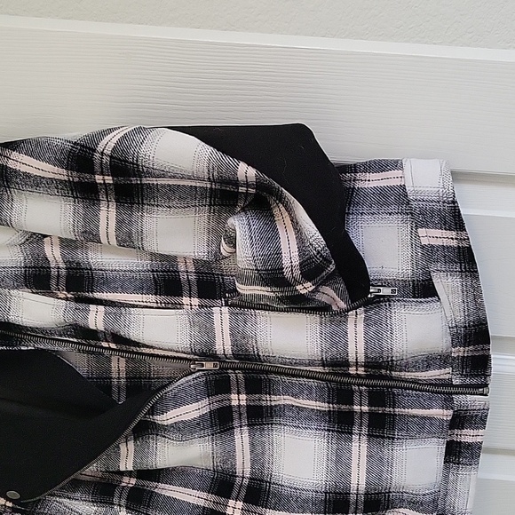 Jacket - Picture 3 of 4